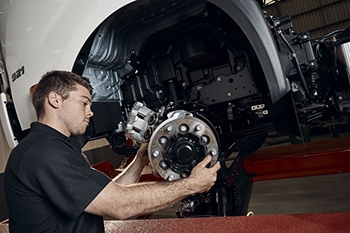 Hino Genuine Parts deliver genuine confidence Image
