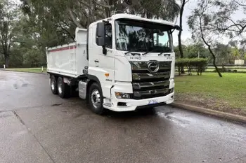 Hino FS 2845 proves big tippers don’t have to be hard work Image