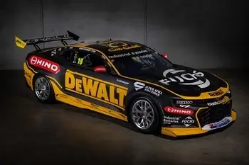 Hino Continues Commitment to Team 18 Image