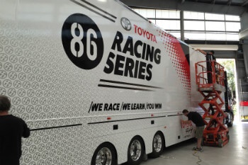 Top Tips to Wrap Your Truck Image