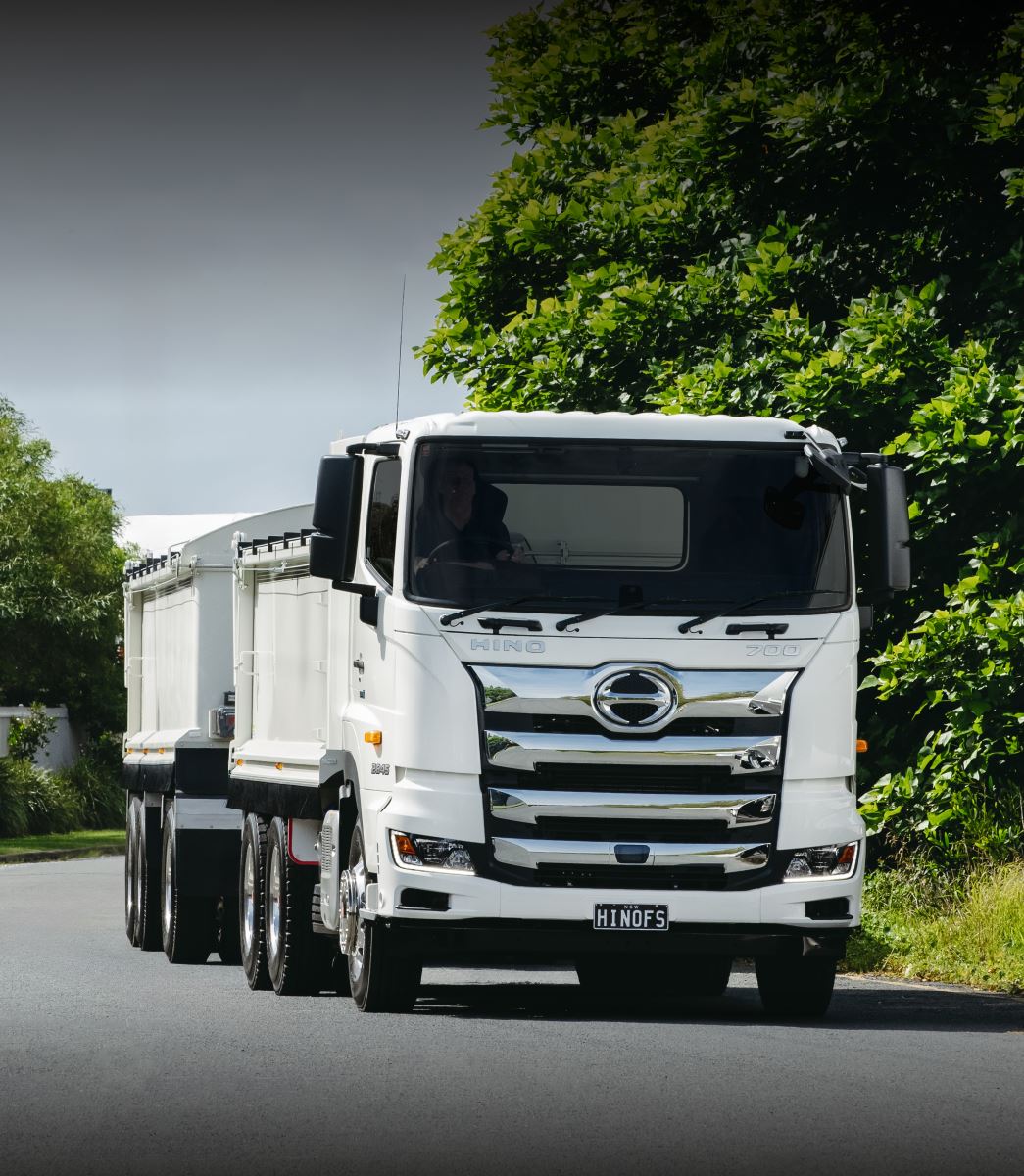 Hino 700