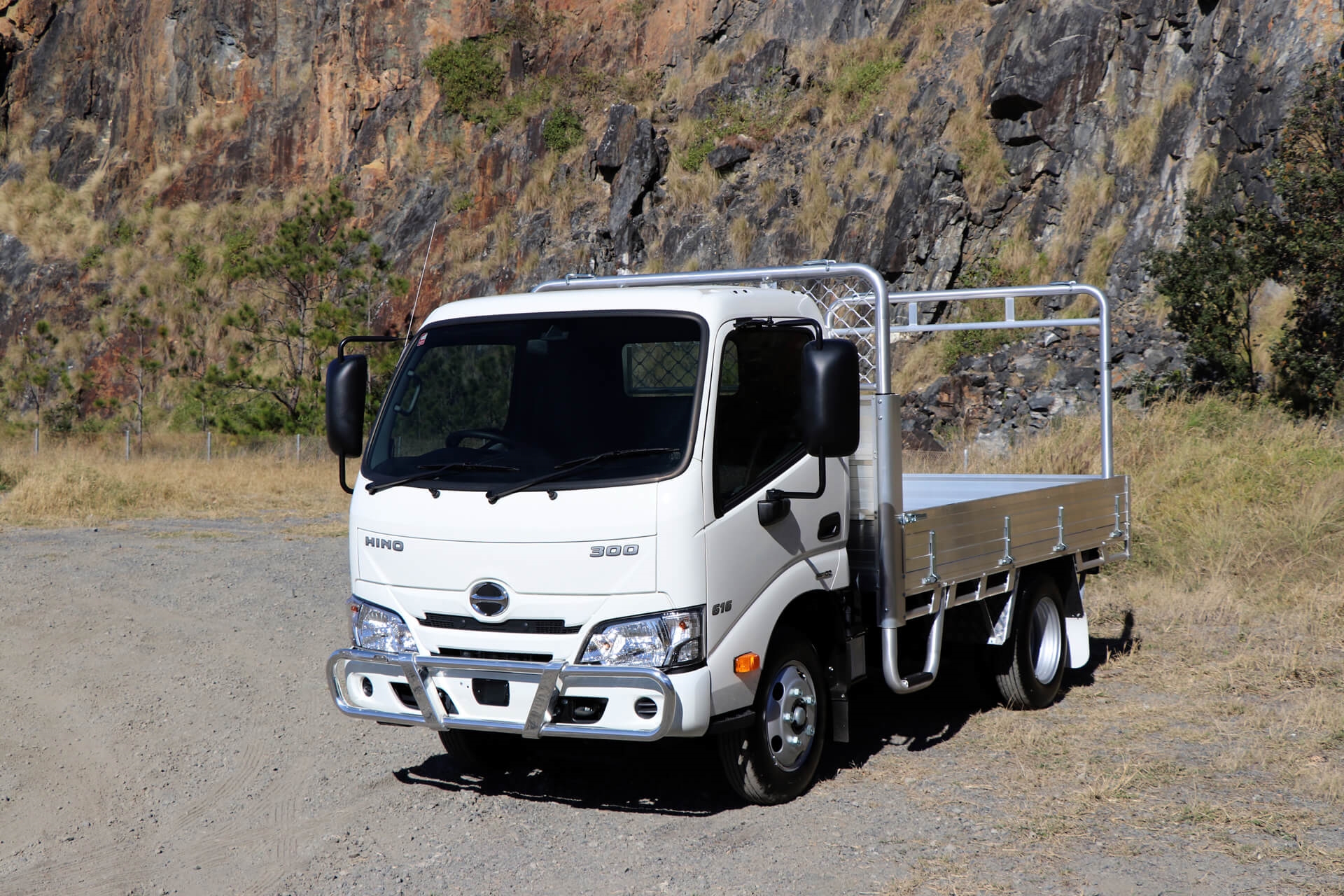Hino 300 Series 616