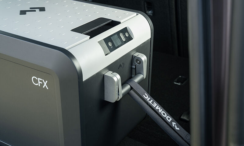 Portable fridge/freezer heavy duty strap tie-down kit