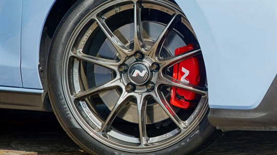 19 inch OZ lightweight alloy wheels set.