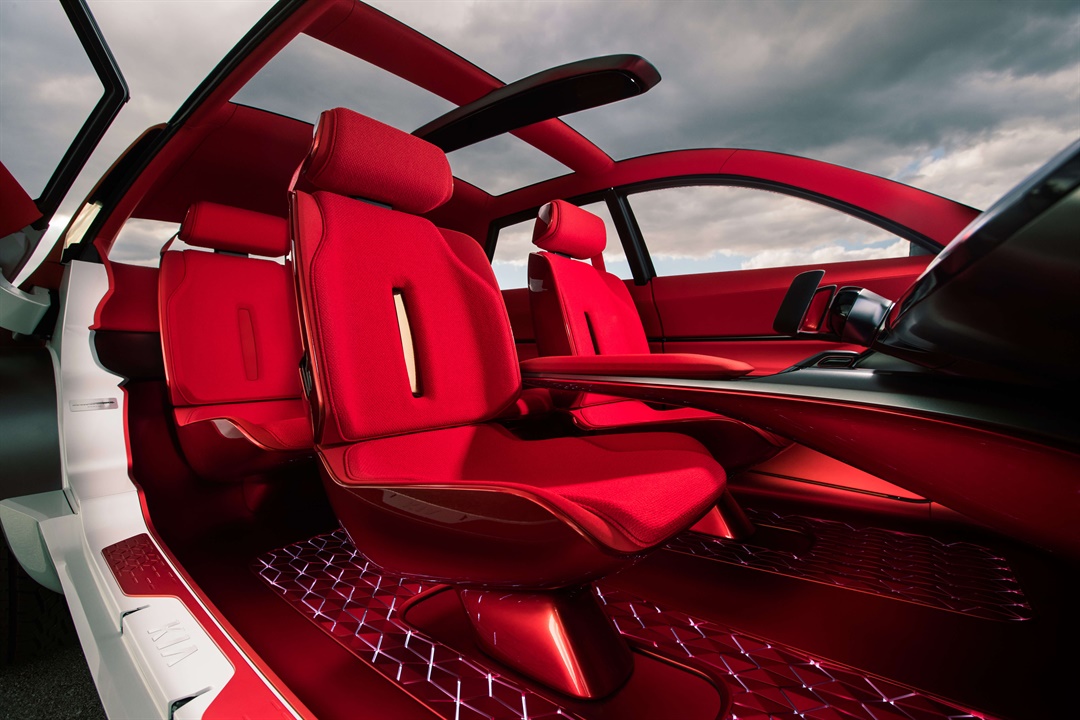 AN INTERIOR TO TRANSPORT YOU