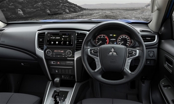 Mitsubishi Triton Club Cab