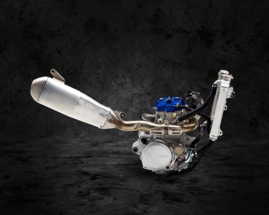 Rearward slanted engine