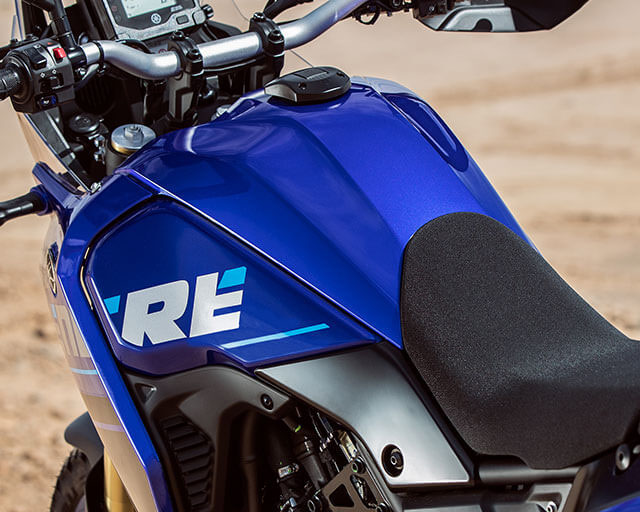 Slim long-range fuel tank